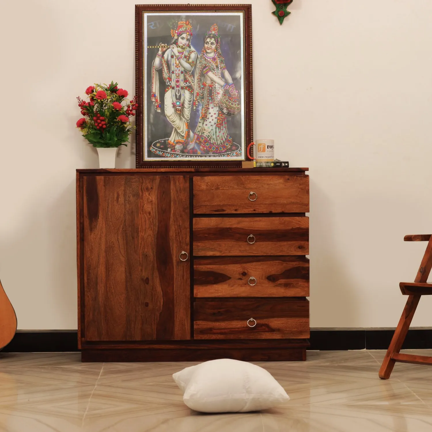 Side Board